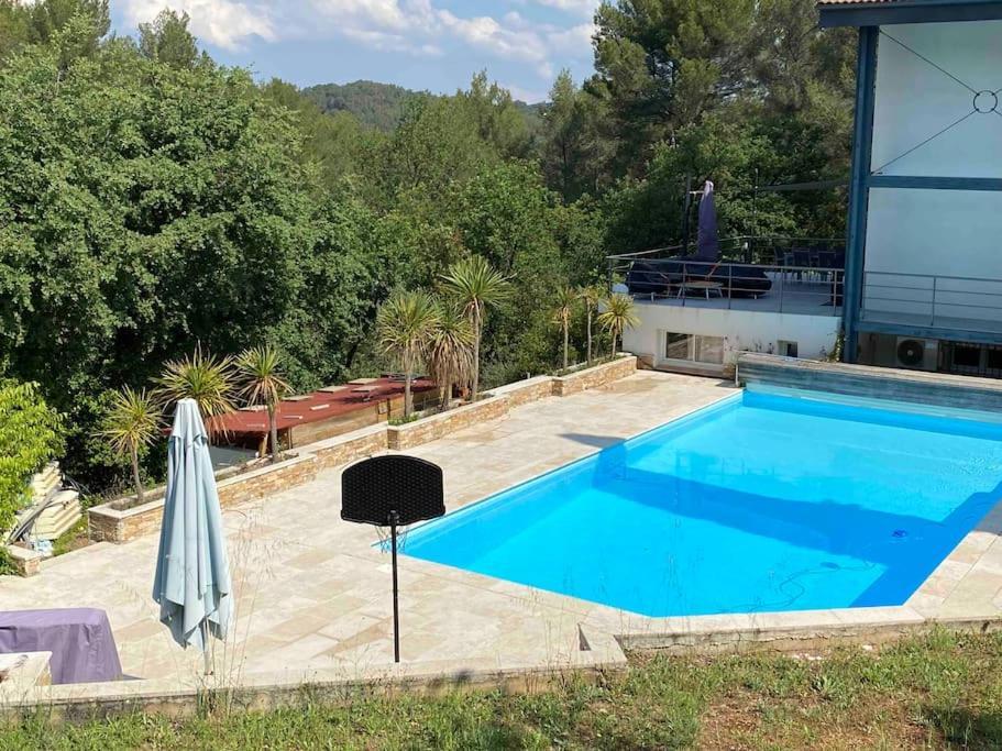 Appartement 2-4 Pers. Piscine, Entre Aix Et Cassis La Destrousse Exterior photo